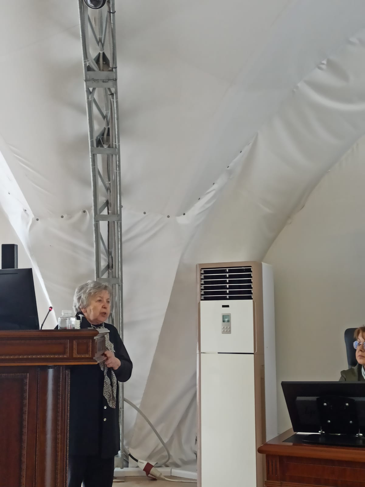 f88b0ee7 5793 4c9e 809f cf4b6c3a28f4